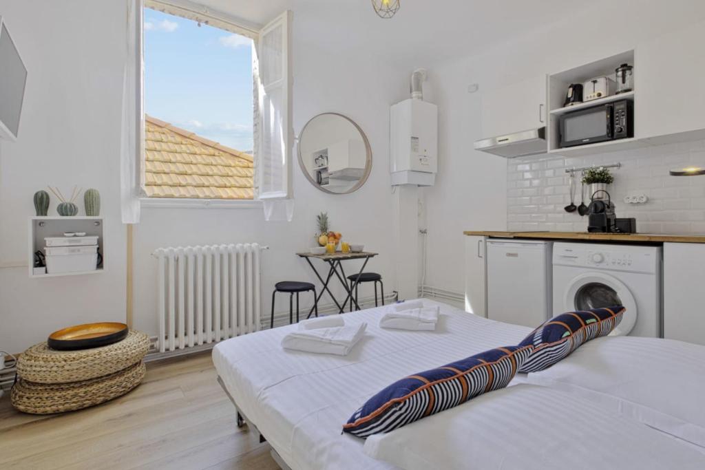 Charming and modern flat near the Halles at the heart of Biarritz - Welkeys 8 rue du Centre, 64200 Biarritz