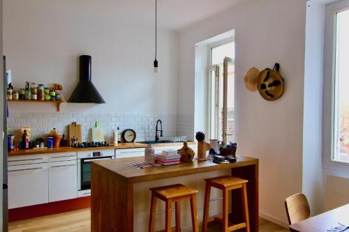 Charming and quiet appartment in the city center - Appatement calme et lumineux dans le centre historique