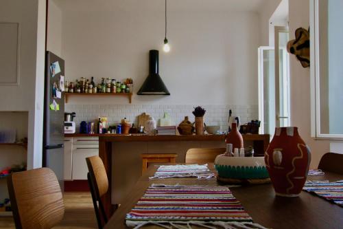Charming and quiet appartment in the city center - Appatement calme et lumineux dans le centre historique