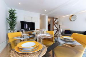 Charming and Stylish Downtown Apt in XIX century building