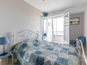 Charming Apartment in Courseulles sur Mer near Seabeach