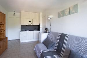 Charming Apartment in The City Center With Furnished Terrace pool & Garage