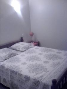 Charming apartment in the countryside, mountain view, 40mn from the coast