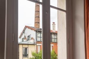 Charming apartment located in old Paris in an atypical district