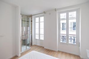 Charming apartment located in old Paris in an atypical district