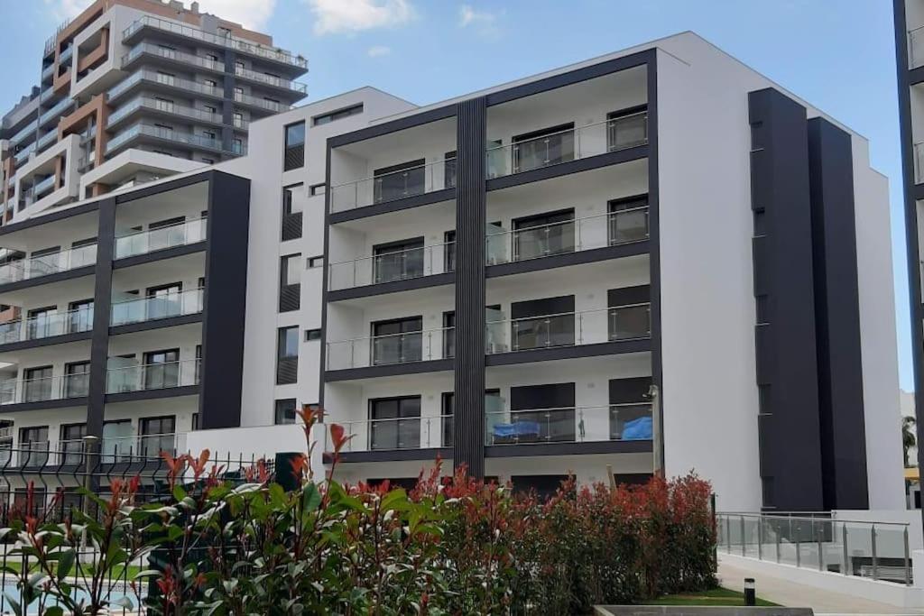 Charming Apartment Monte Residence on top Floor. Rua das Ondas, 8500-510 Portimão