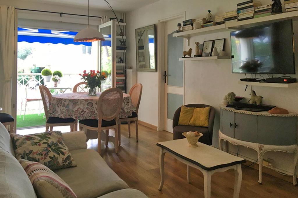 Appartement Charming apartment on the heights of Toulon 1549 Avenue Joseph Louis Ortolan 83000 Toulon