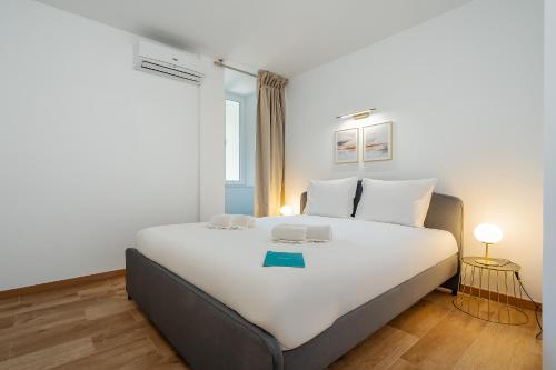Charming Apartment W/ Pool & Balcony in Portimão by LovelyStay