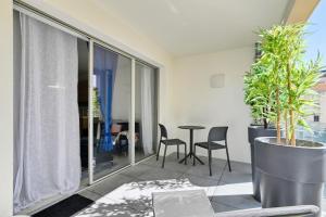 Charming apartment with balcony and garage near the city center of Aix