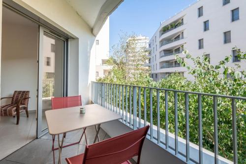 Charming Apartment with Balcony and Parking near the center of Annecy