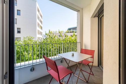 Charming Apartment with Balcony and Parking near the center of Annecy