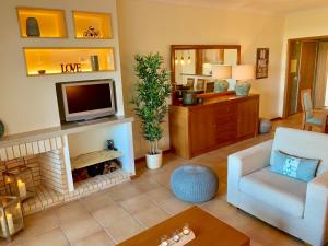 Charming Apartment with Private Garden & Pool