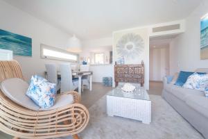 Charming Apt at the Marina of Lagos with Pool