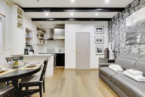 Charming apt in an exceptional location in the heart of Paris -Louvre