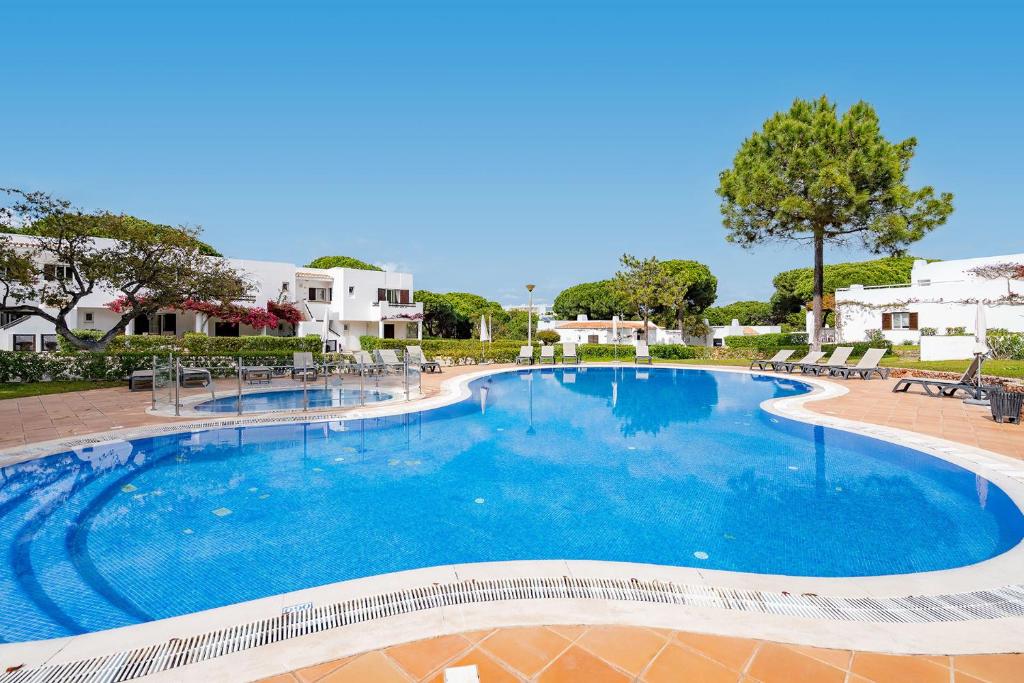 Charming Balaia Golf Village Apartment - Sleeps 6 Balaia Golf Village, 149, 8200-594 Albufeira