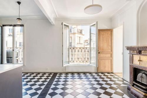 Charming Balcony apartment in Montmartre