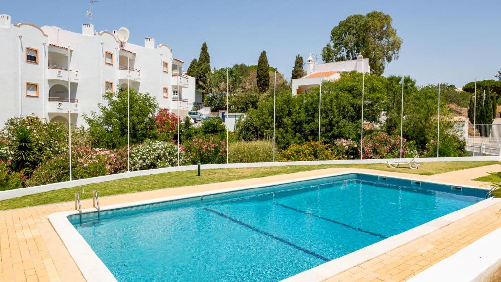 Appartement Charming Beachside Apartment w/ Pool by LovelyStay Rua do Forte, Edificio Vale de S. João Fração G, -1 8200-184 Albufeira