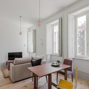 Charming Camões Apartment in Porto