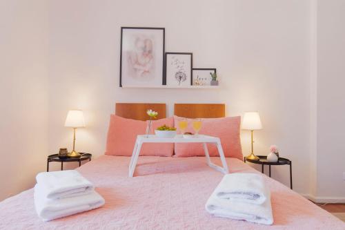 Charming Chiado 2Bedr W/Balcony and View