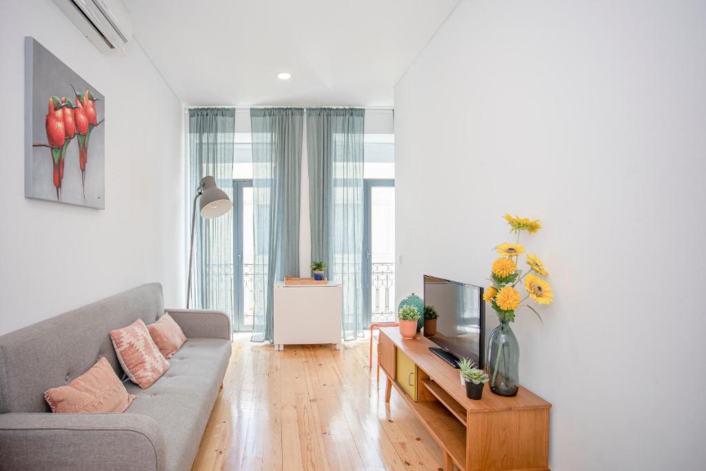 Charming Downtown Apartment - 4 PP/ AC/ TV/ WIFI 33 Rua de Coelho Neto, 4000-178 Porto