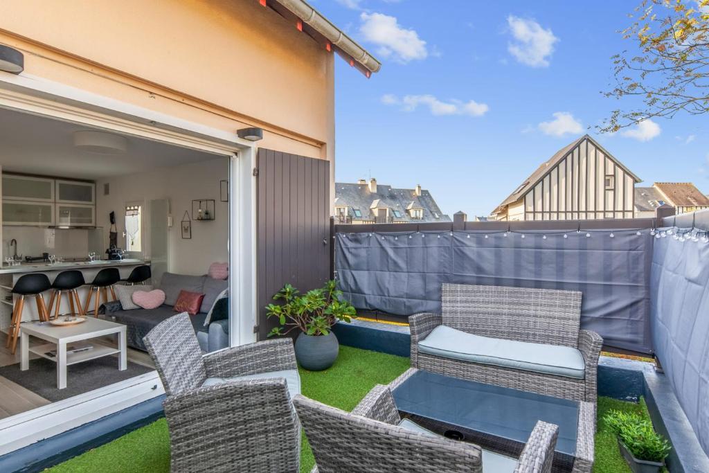 Appartement Charming duplex with big terrace- Cabourg - Welkeys 31 avenue Charles de Gaulle Résidence les Christophines 14390 Cabourg