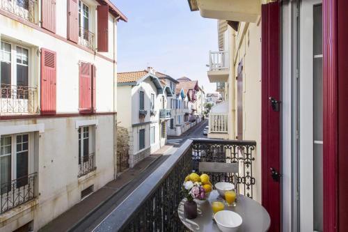 Charming flat 4 minutes from the Grande Plage of Biarritz away - Welkeys