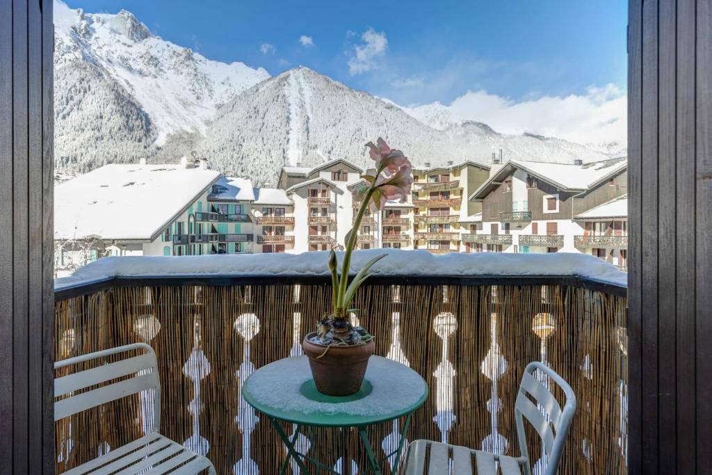 Appartement Charming flat at the foot of the cable car - Chamonix - Welkeys 82 place Edmond Desailloud 74400 Chamonix-Mont-Blanc