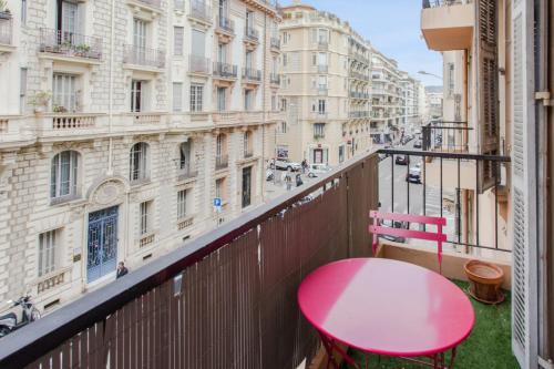 Charming flat with balcony at the heart of Nice nearby the beach - Welkeys