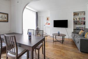 Charming flat with balcony in the centre of Paris - Welkeys