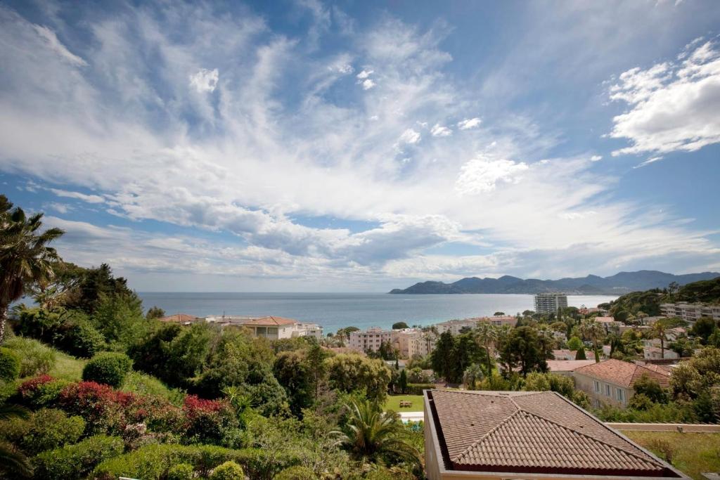 Appartement Charming flat with terrace sea view and swimming pool in Cannes - Welkeys 33 Avenue Amiral Wester Wemyss Bâtiment Vlaminck 06150 Cannes