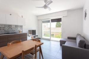 Charming Furnished Apartment With A Balcony in A Quiet Area