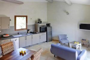 Appartement Charming holiday flat with communal pool, Malaucène  84340 Malaucène Provence-Alpes-Côte d\'Azur