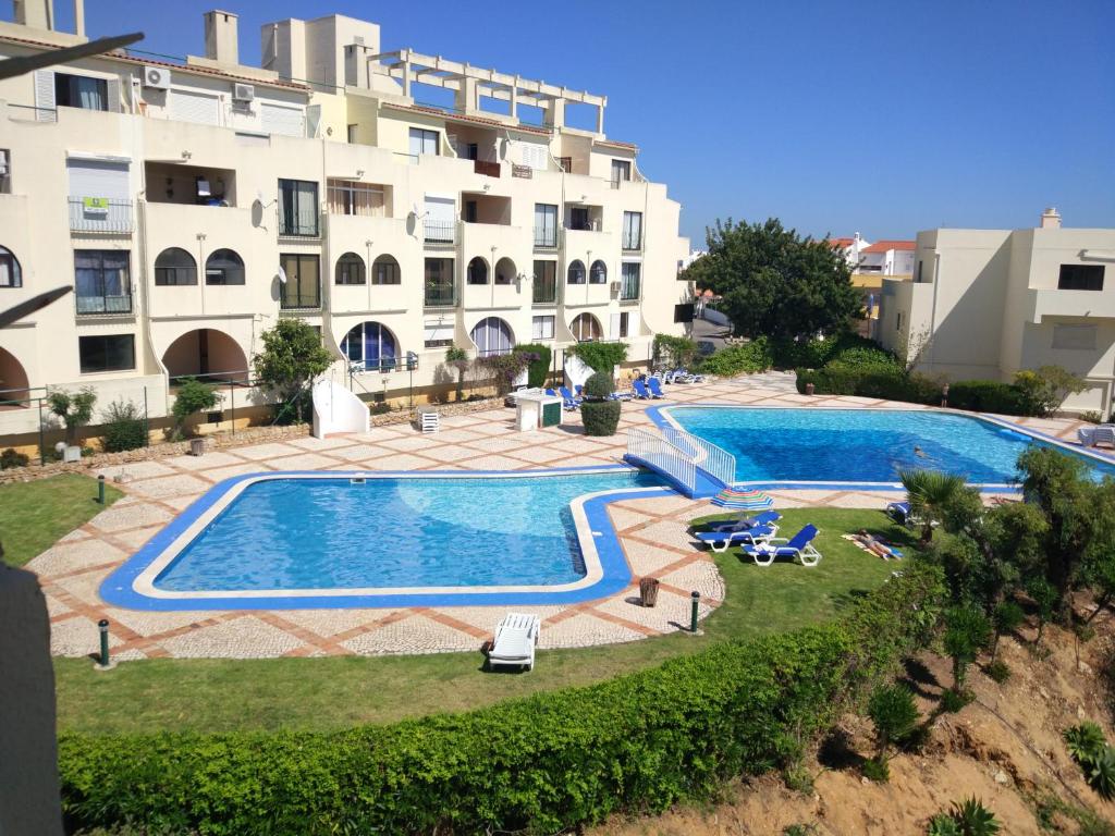 Charming & Modern Poente Albufeira with Double Pool Rua Camilo Castelo Branco Edificio Nº20 Apartamento 23, 8200-000 Albufeira