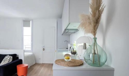 Charming Parisian Apartment next to the Eiffel Tower