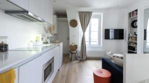 Charming Parisian Apartment next to the Eiffel Tower