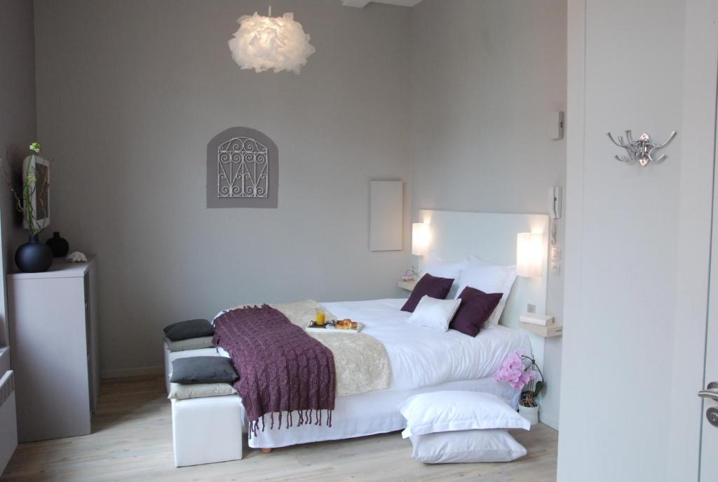 Charming Sea View Apartment in Lozen