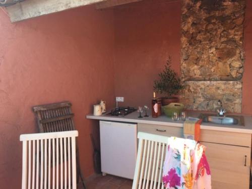 Charming self catered apartment. Seillans. France