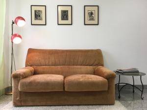 Charming Spacious House - In The Heart Of The City