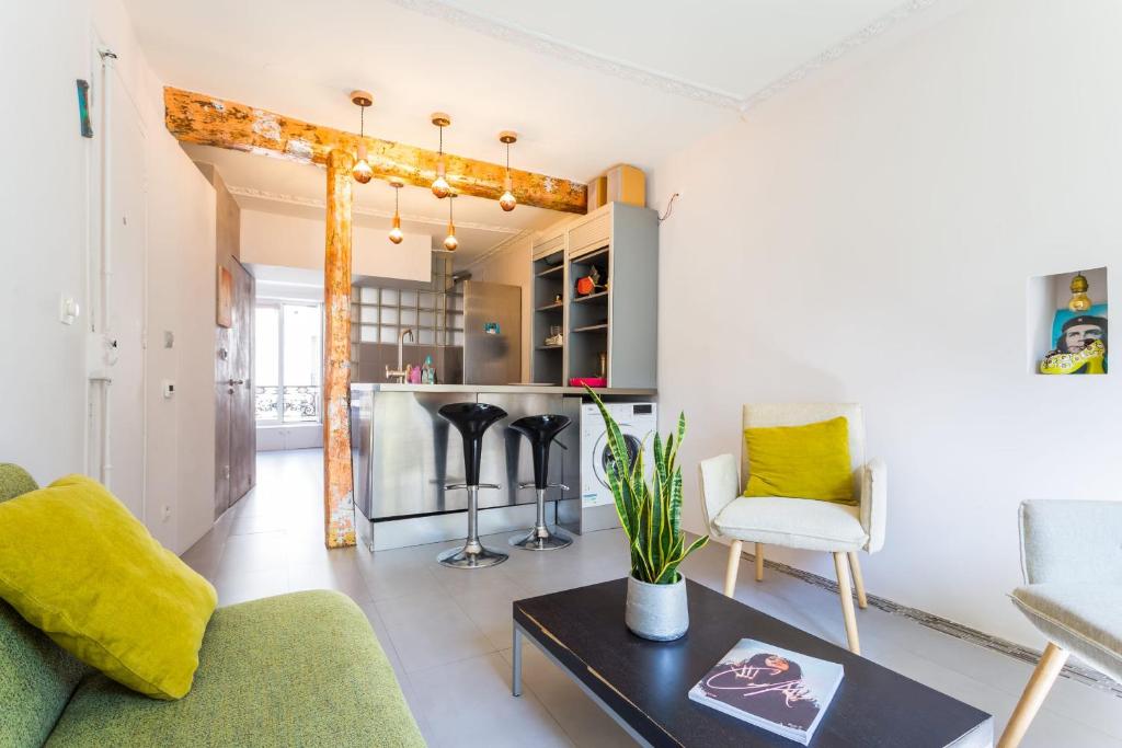 Appartement Charming studio for 2 near République 60 rue lancry 75010 Paris