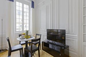 Charming studio in typical residence 300 m to the beaches - Welkeys