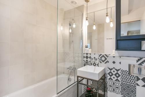 Charming studio near Tour Eiffel Invalides Beaugrenelle - Welkeys
