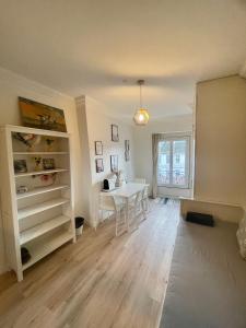 Charming Studio superb location in 7th district Paris