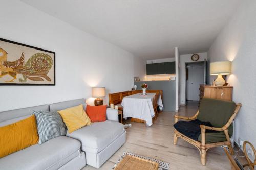 Charming studio with balcony and sea view in Sanary-sur-Mer - Welkeys