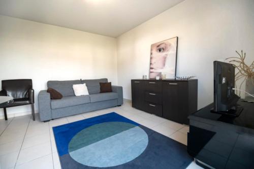Charming Studio With Balcony In Nice