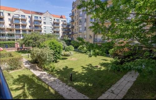 Charming Studio with parking & terrace VIEUX LILLE