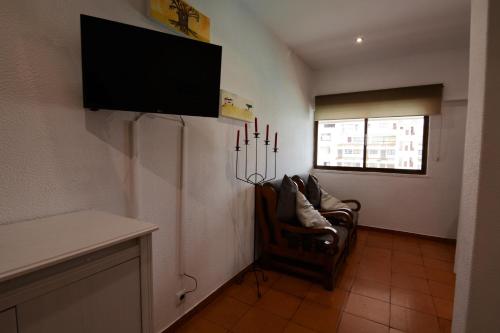 Charmosous Flat
