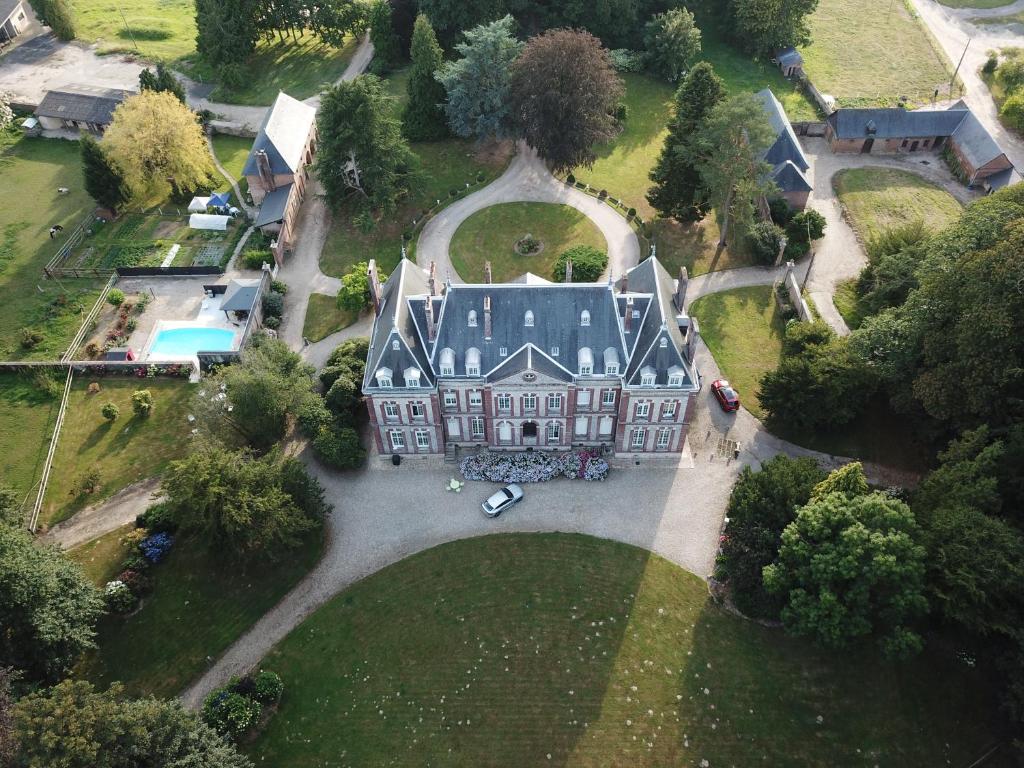 CHATEAU D HUGLEVILLE 552 Le Bourg, 76570 Hugleville-en-Caux