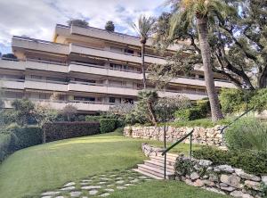 Appartement Château de la Pinede 9 rue Edmond d’esclevins 06160 Juan-les-Pins Provence-Alpes-Côte d\'Azur