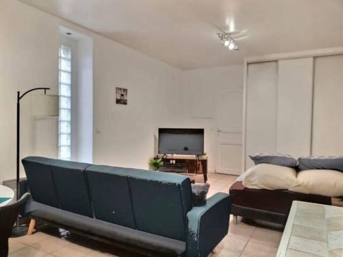 CHATENAY 4 · Cozy Studio with car park and terrace