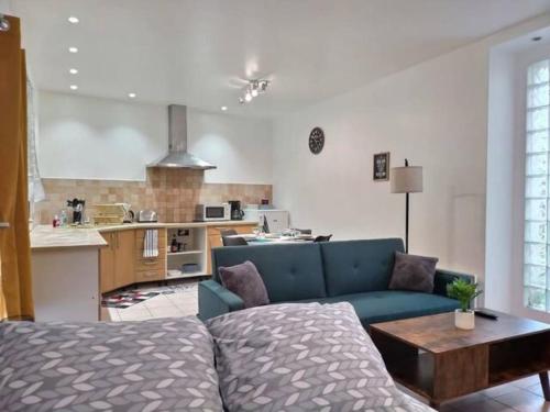 CHATENAY 4 · Cozy Studio with car park and terrace